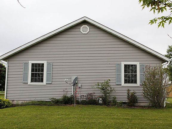 SIDE YARD