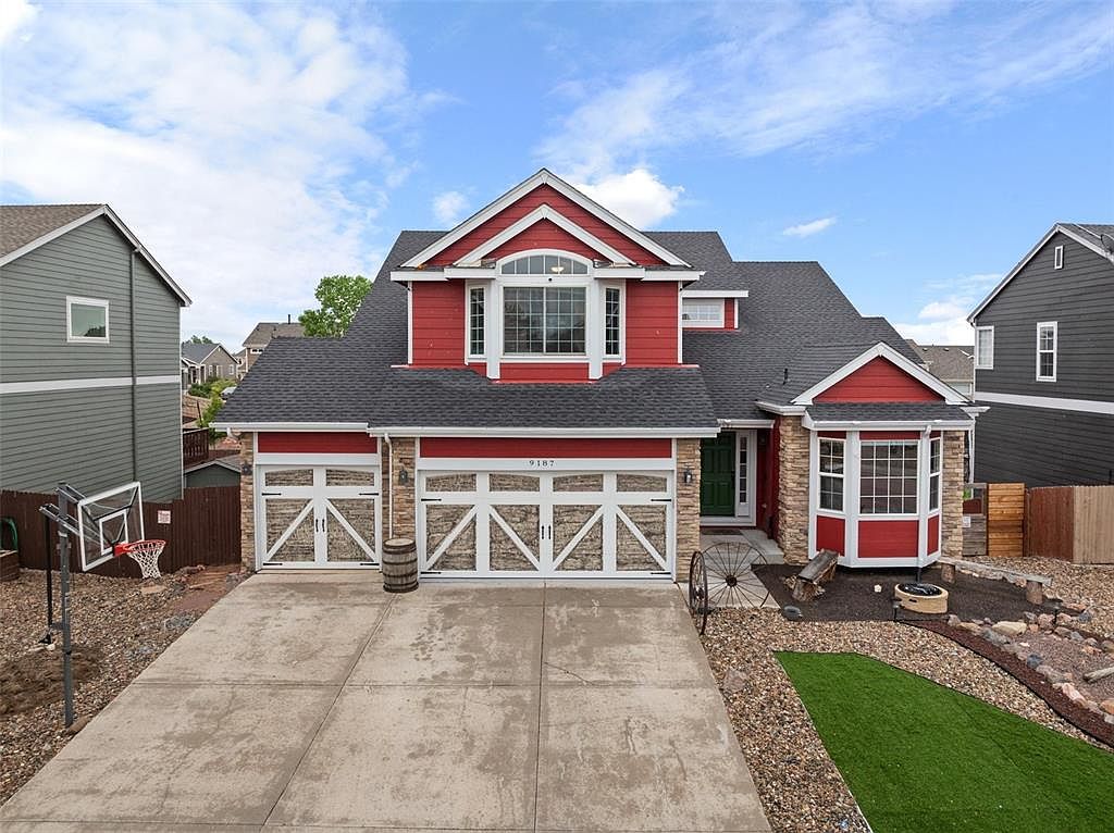 9187 Royal Melbourne Cir