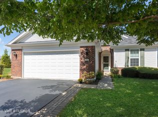 2767 Beacon Point Cir, Elgin, IL 60124