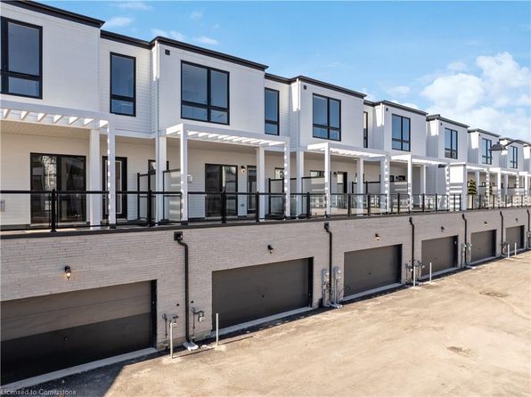 2282 Sovereign St, Oakville, ON L6L 1L5