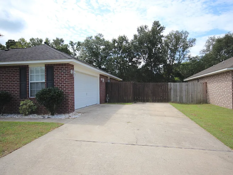 8454 Ferlon Ave — Photo 25