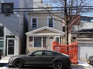 4112 Haight St, Flushing, NY 11355