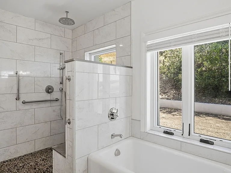 16010 Carey Ln — Photo 15