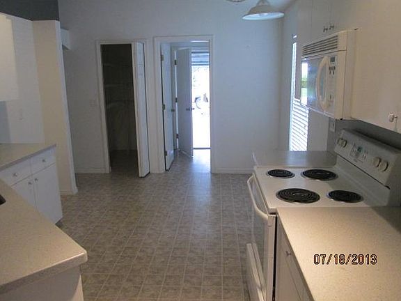 3rd image of 1010 E 13th Sq