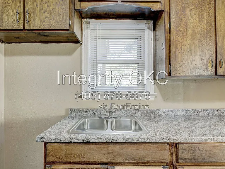 1713 N Page Ave — Photo 17