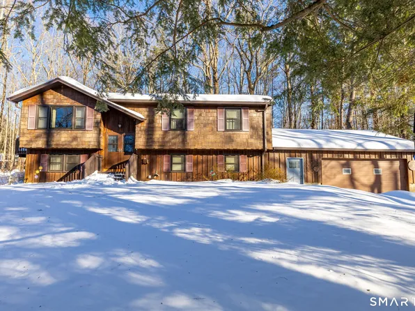 46 Lakeshore Dr, New Hartford, CT 06057