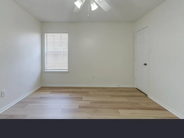 503 N Clinton Ave #B — Photo 11