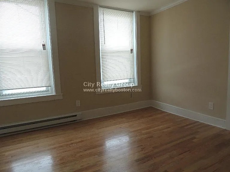 25 Division St #1R — Photo 3