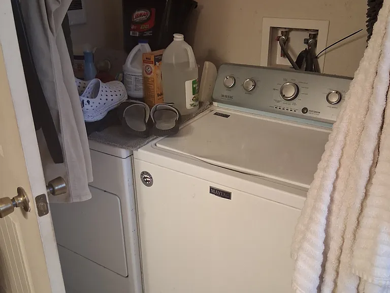 Hillcrest Dr NE — Photo 10