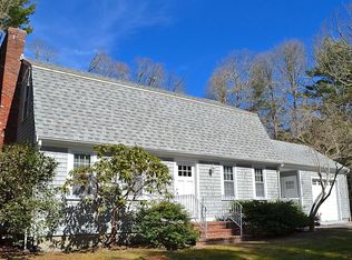 24 Holly Ln, Mattapoisett, MA 02739