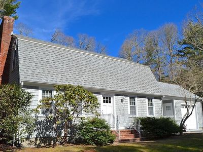 24 Holly Ln, Mattapoisett, MA, 02739