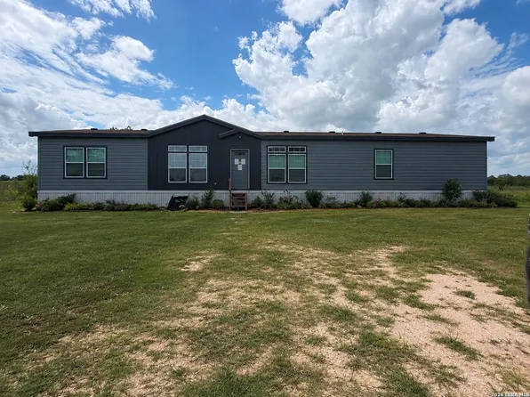 740 COUNTY ROAD 211, Ganado, TX 77962