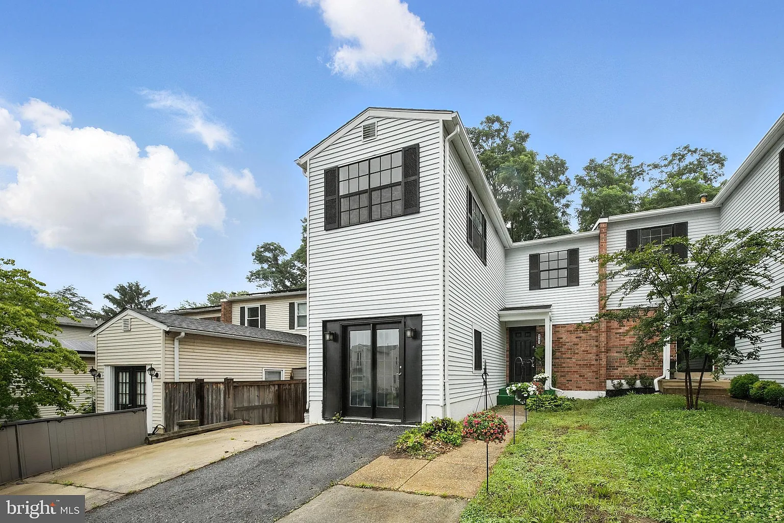 4362 Varnum Pl NE photo 1