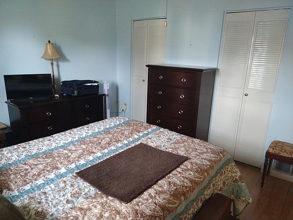 3rd image of 4371 Great Lakes Dr N