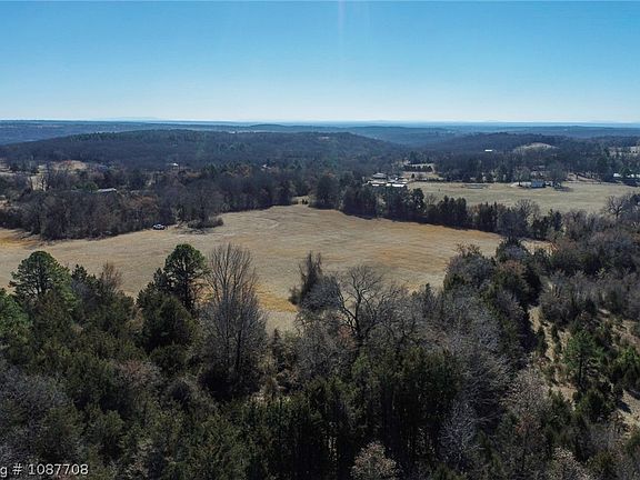 3rd image of 1 Hobbtown Rd