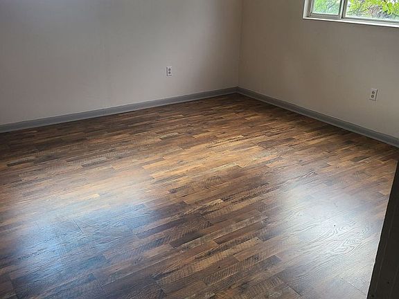 3rd image of 215 Elguea Ave