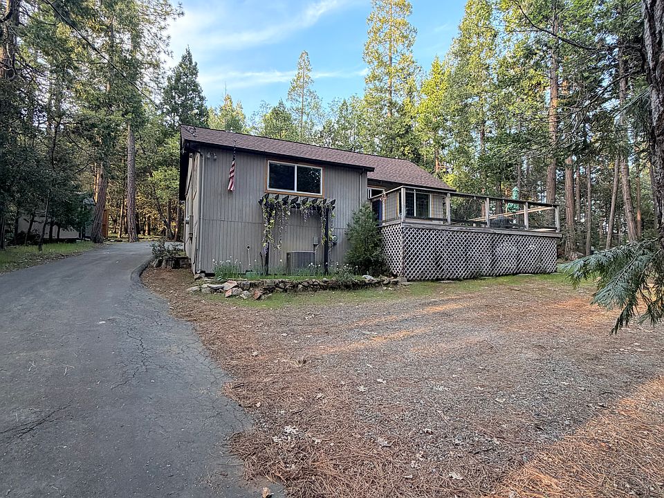 1st image of 22556 Golf Club Dr