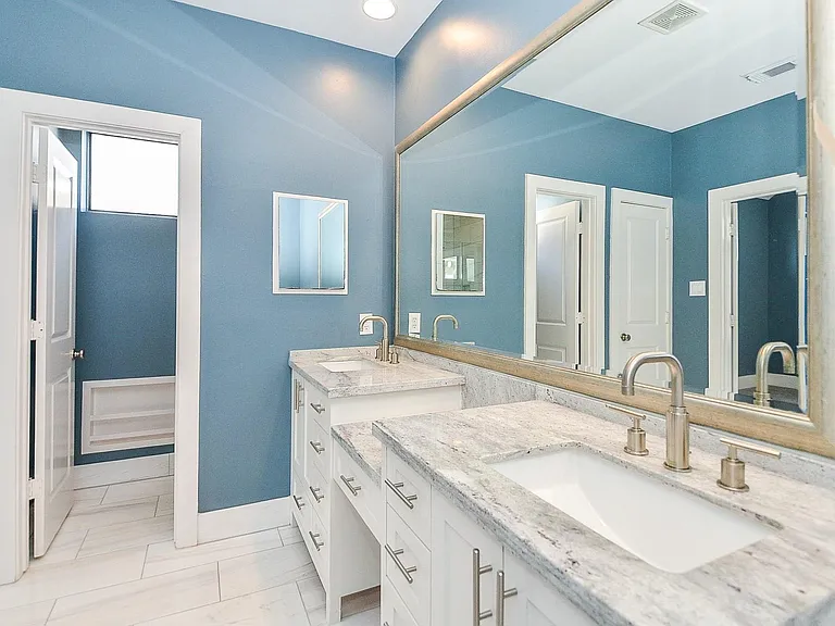 408 Parker St — Photo 19
