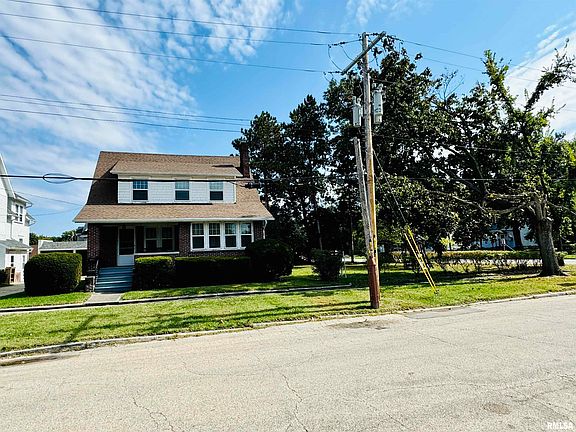 3rd image of 633 Willard St