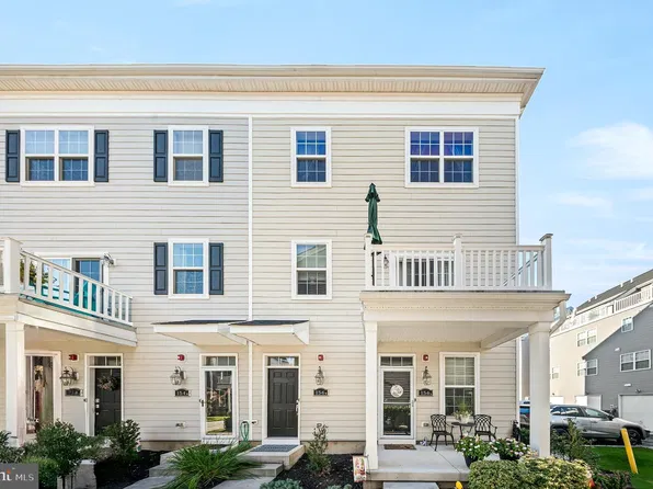 156 Gaslight Aly #B, Bensalem, PA 19020
