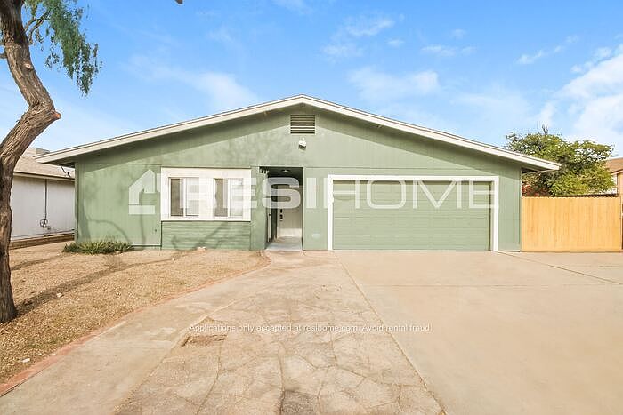 1st image of 610 W Emelita Ave