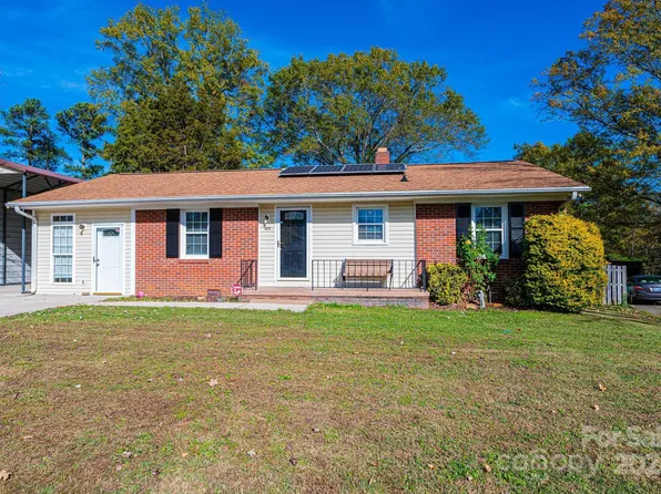 105 Marine Dr, Pineville, NC 28134