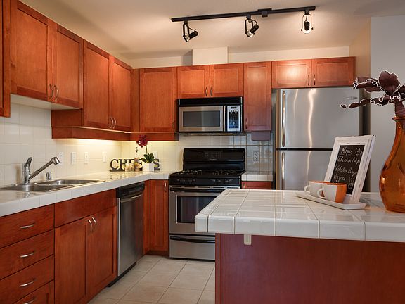 3rd image of 1240 India St Unit 1604