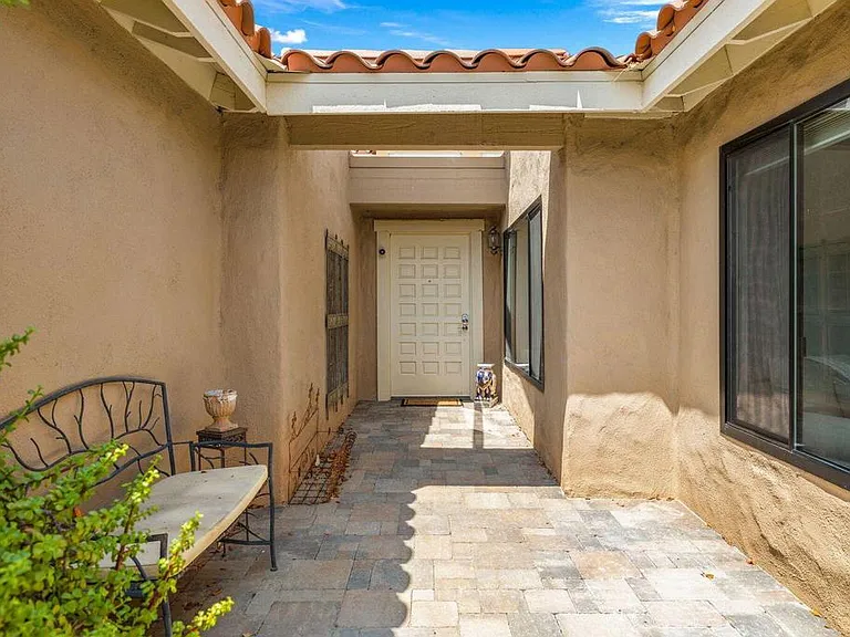 235 Santa Barbara Cir — Photo 51