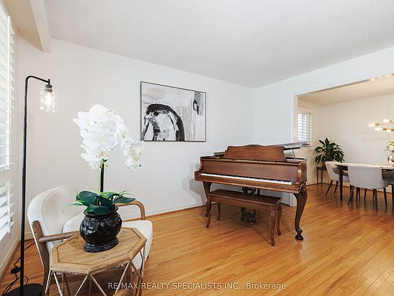 3rd image of 217 McAllister Rd