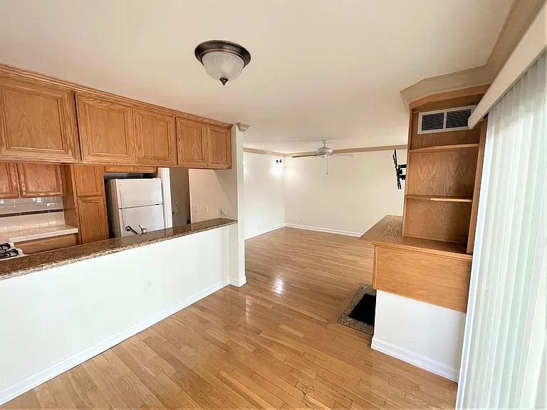 8219 Redlands St — Photo 13