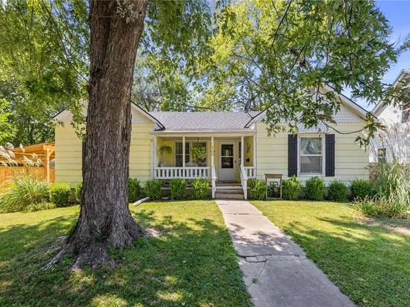 510 S Oak St, Ottawa, KS 66067
