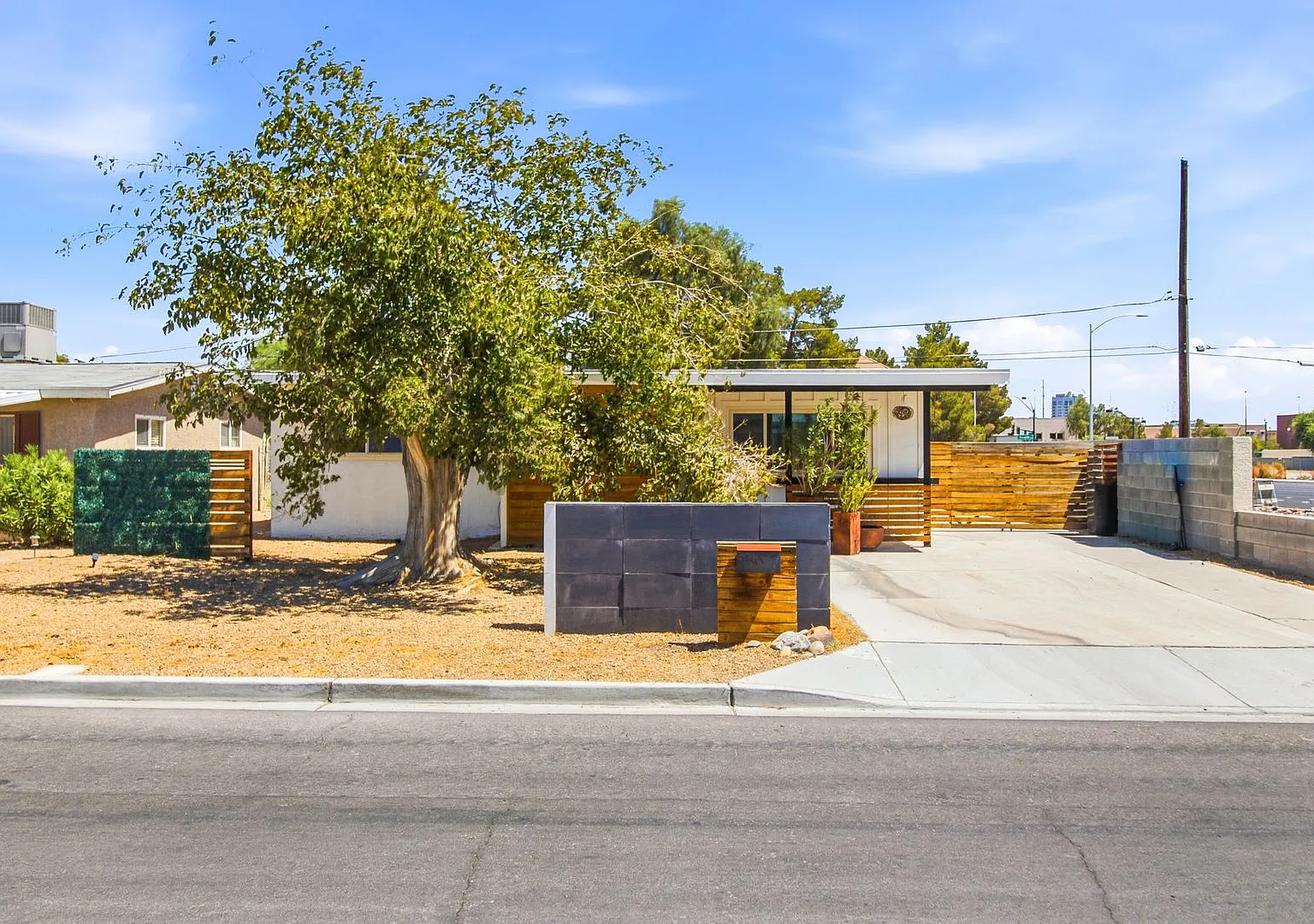 Remodeled 2 Bedroom Home with Charming Outdoor Space — Photo 2