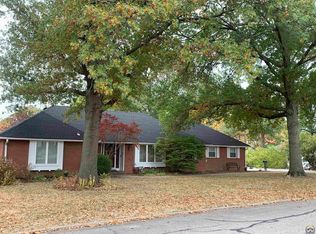 2520 SW Granthurst Ave, Topeka, KS 66611