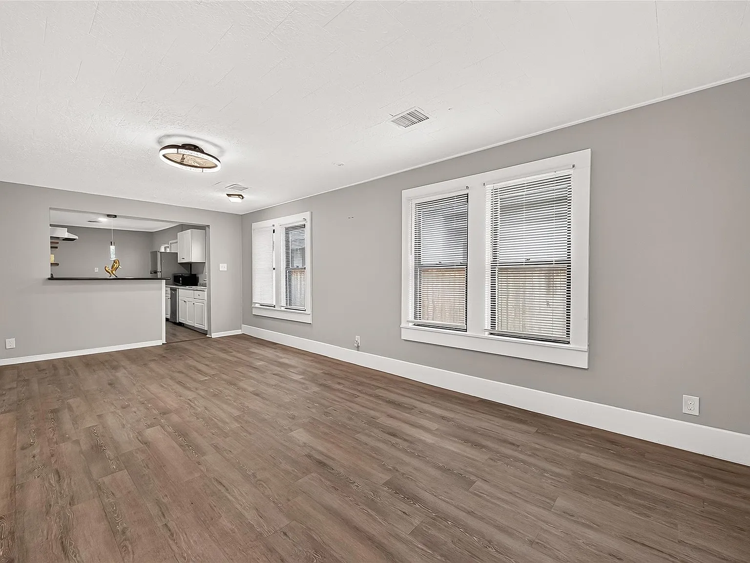 4 bed, 3.0 bath, 1456 sqft, $2,550 — Photo 3