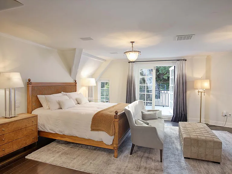 2050 Laurel Canyon Blvd — Photo 26