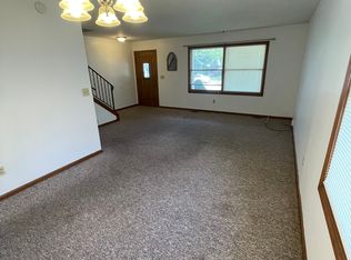 5205 Snow Rd, Cleveland, OH 44134