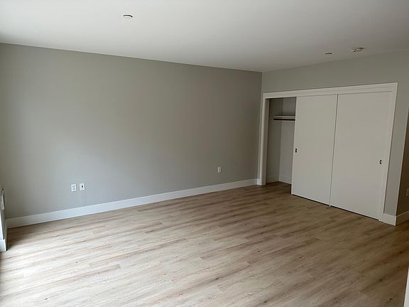 4th image of 7 Vandewater St Ste 201