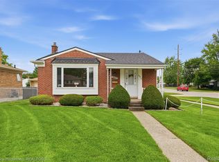 30410 Florence St, Garden City, MI 48135