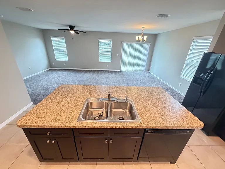 2915 Gibraltar Blvd — Photo 7