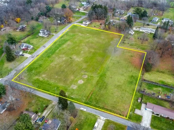 3110 Farmdale Rd, Akron, OH 44312