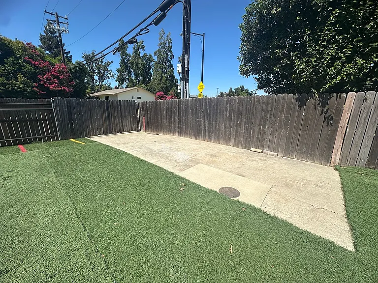 9101 Rosewood Dr — Photo 43