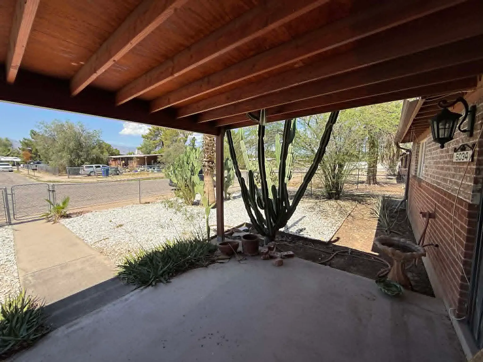 3 bed, 1.5 bath, 1593 sqft, $2,200 — Photo 2