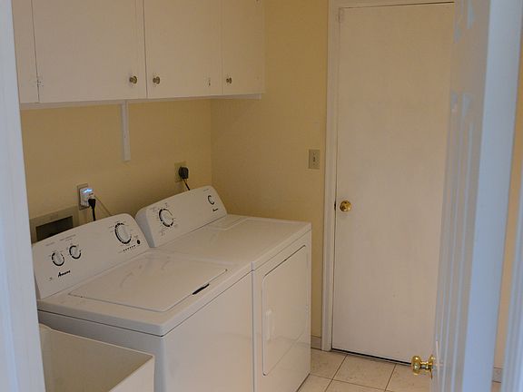 Laundry / Mud Room