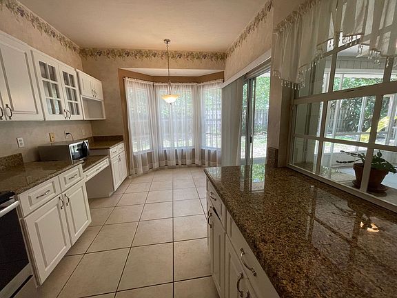 5th image of 4431 NW 35th St