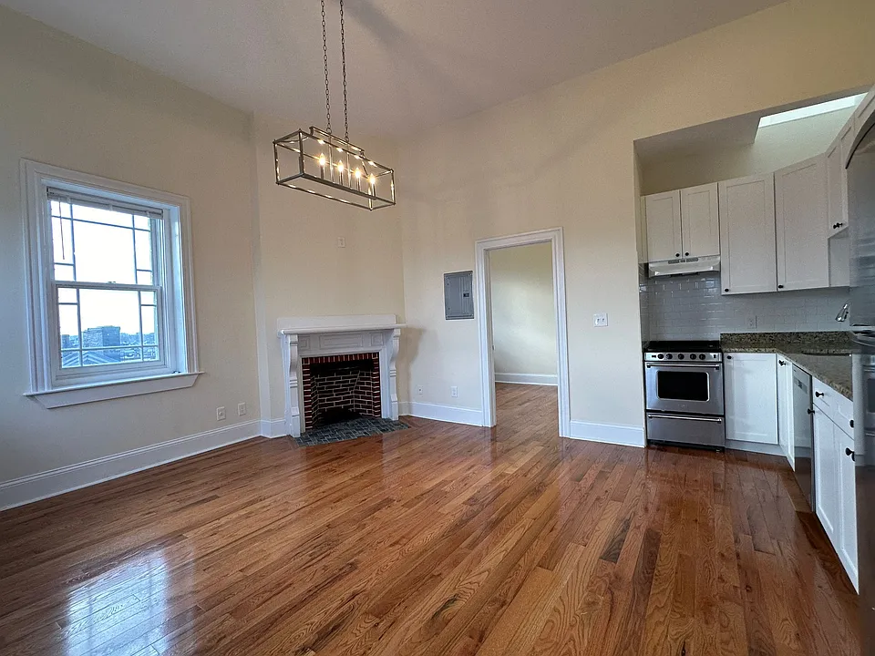 96 Mount Vernon St #51
