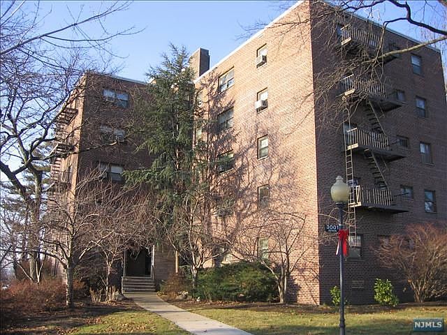 1st image of 3001 Edwin Ave