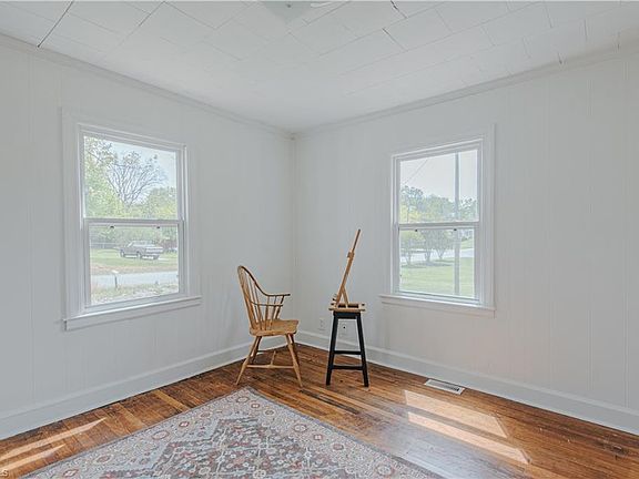 5th image of 1326 Stonewall Ave