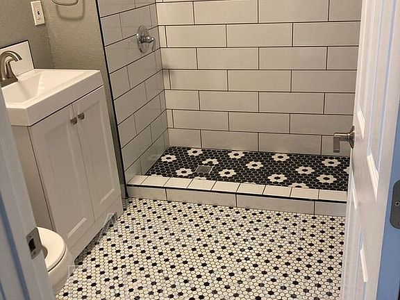 2nd image of 1213-1219 12th St #1/2