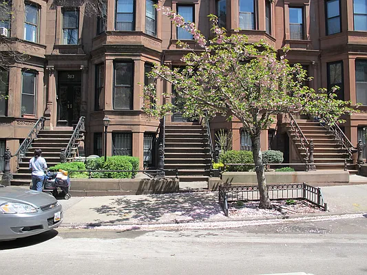 Rented by Dwell Residential Inc | media 32