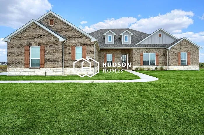 221 Marie Ln